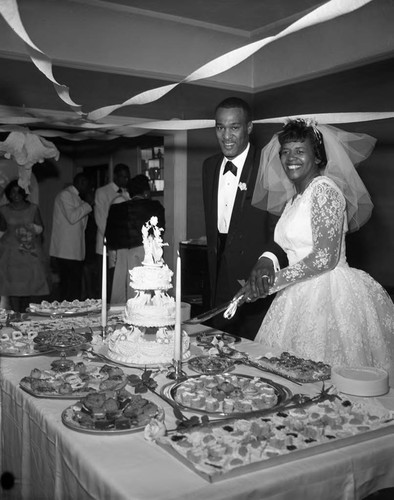 The Johnsons wedding cake, Los Angeles, 1962