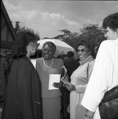 Esther Rolle talking with two unidentified women, Los Angeles, 1986