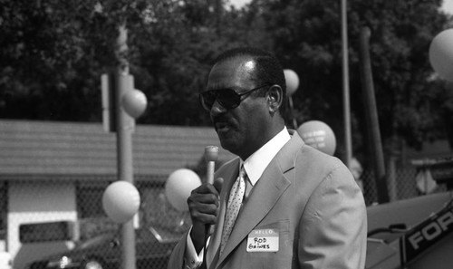 Fair Oaks Renaissance Plaza groundbreaking, Pasadena, California, 1997