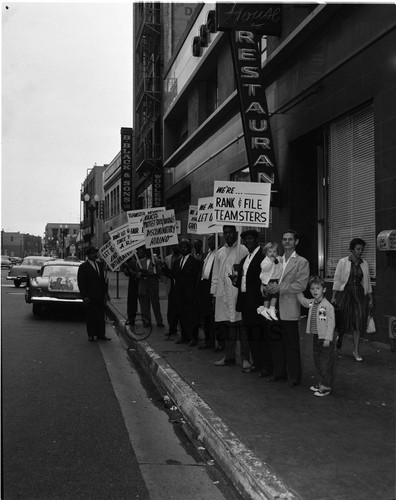 Greyhound Pickets, Los Angeles, 1961