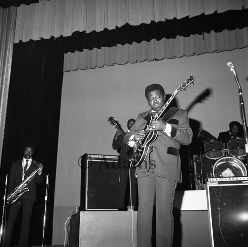 B.B King on stage, Las Vegas, 1972