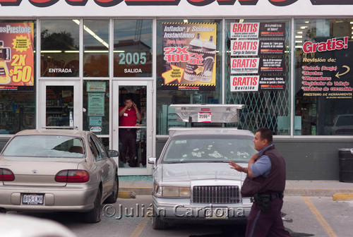 Execution at Auto Zone, Juárez, 2008