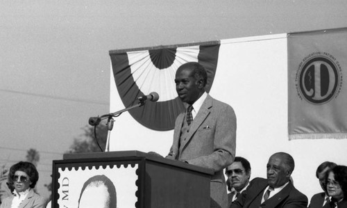 Charles R. Drew Postgraduate Medical School event speaker, Los Angeles, 1982