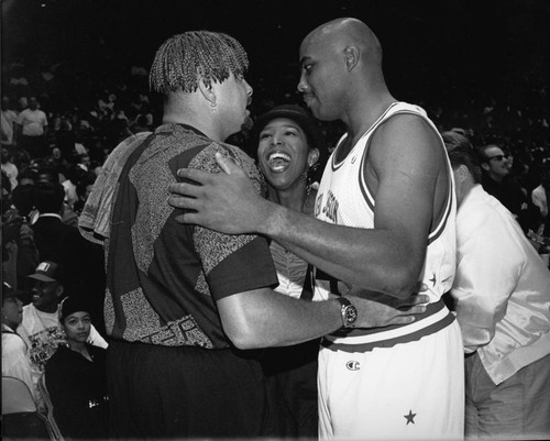 Sinbad, Dawnn Lewis, and Charles Barkley at a charity game, Los Angeles, 1989