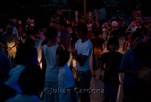 Crime scene crowd, Juárez, 2008