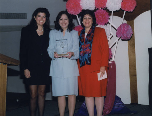 California Senator Hilda Solis with Comisión members at the 8th Annual Adelante Mujer Latina Conference