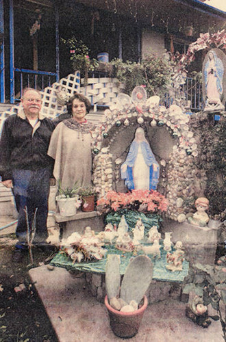 Christmas scene adorns the front of Ricardo and Juana Beatríz Gutiérrez's East Los Angeles home