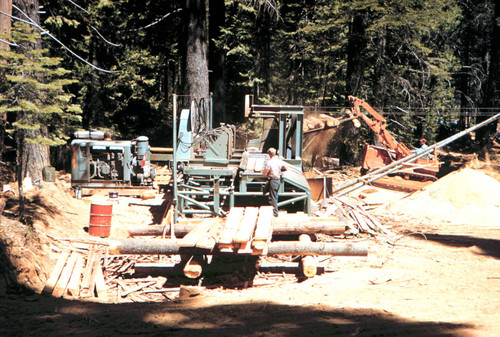 Operating the portable sawmill--Soper-Wheeler Company