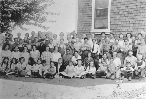 Los Molinos School class portrait, 1920