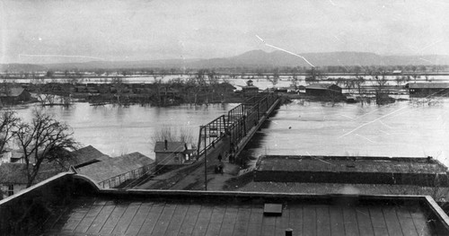 Flood at Red Bluff