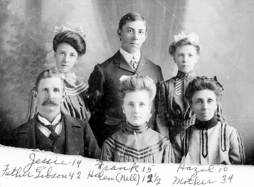 Gibson Family 1901