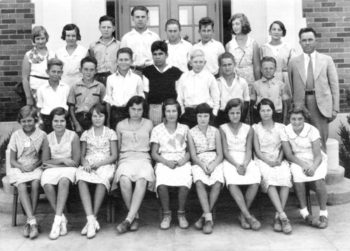 Grand Island School class portrait