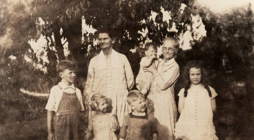 Sarah Tribbey Smith Folsom and Mary Bowman with children