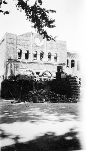 Building the Administration Building 1929