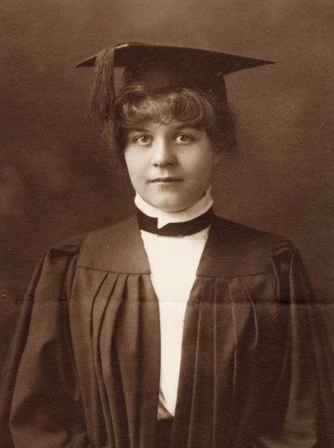 Graduate Portrait of Edith Beam