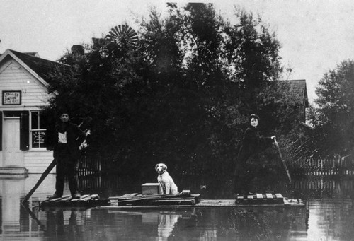 Raft in Gridley Flood