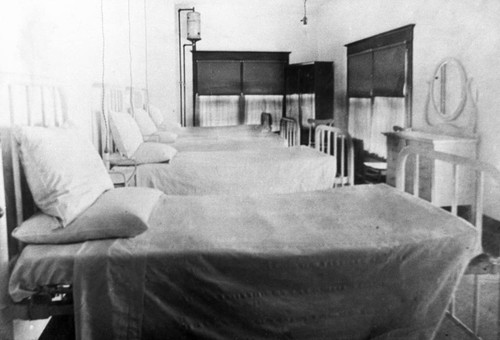 Room with beds at Enloe Hospital