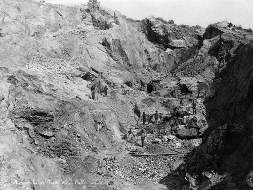 Mammoth Mine Company at Quartz Hill