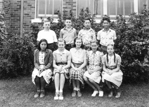 Grand Island School class portrait