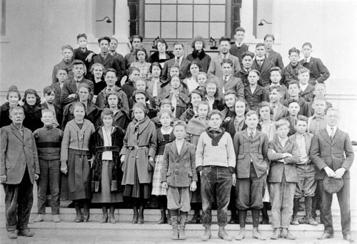 Los Molinos School class portrait, 1921