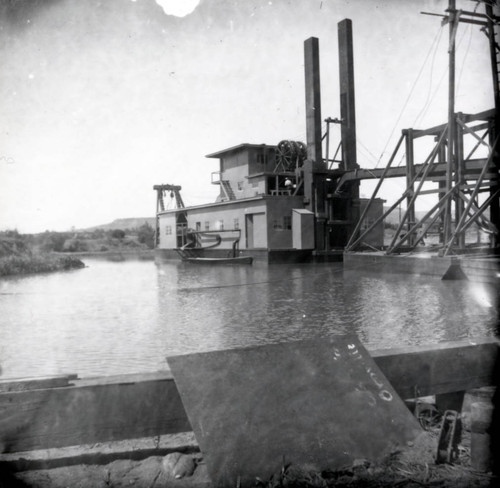 Dredger in Oroville