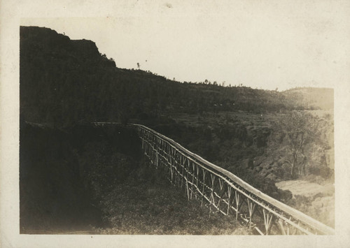 Flume View Iron Canyon