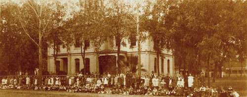 Class Portrait:The Salem Street School