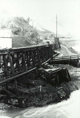 Derailed Engine at Kennett