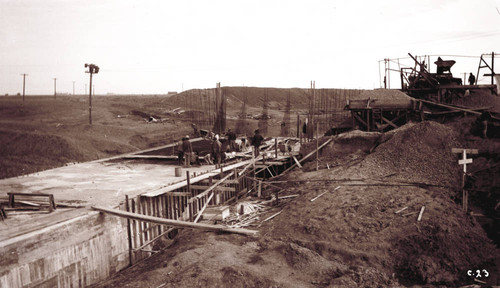 Construction on the Sacramento Valley Irrigation ditch