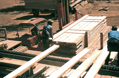 Stacking and stickering for drying lumber--Soper-Wheeler Company