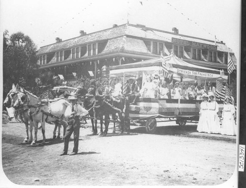 "The States" Float Parade