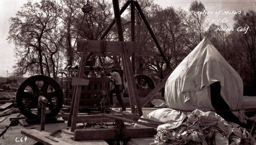 Construction on the Sacramento Valley Irrigation ditch