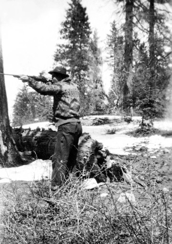 Glenn Way shooting rifle