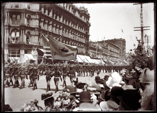 Soldiers in parade in San Francisco