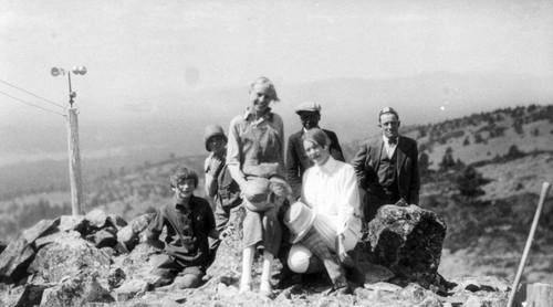 Picnic at Happy Camp Lookout