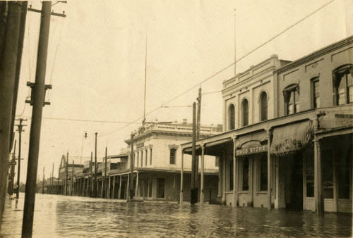 During the flood in Oroville, Mar. 16th, 1907