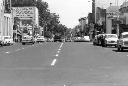 Chico Street Scene on Broadway