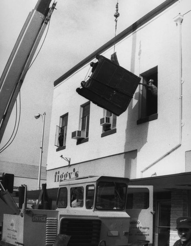 Removing A Safe From Second Story