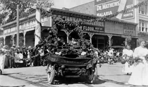 Parade Chico on Broadway