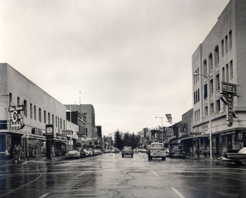 North on Broadway in Chico, California