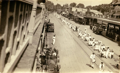 Main Street, Chico Parade