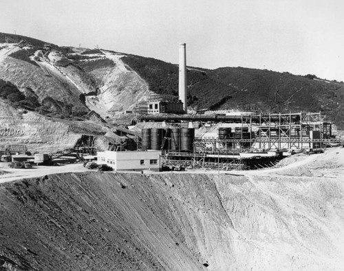 View of cement plant, Shasta Dam construction