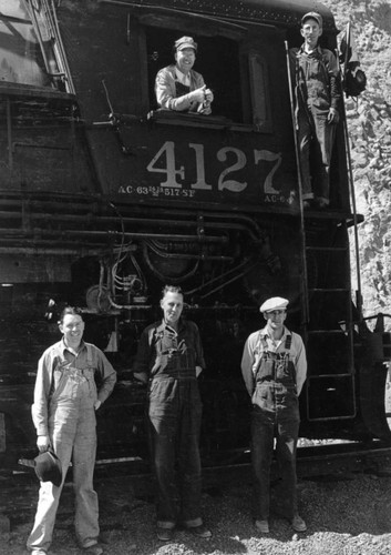 Train crew, construction of Shasta Dam