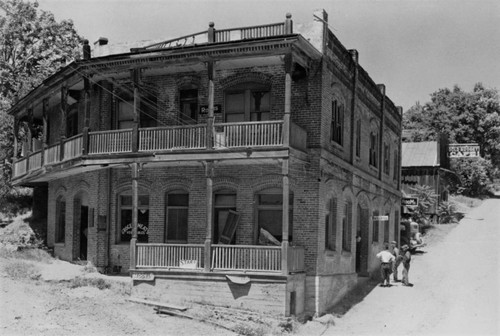 Post Office in Kennett during construction of Shasta Dam