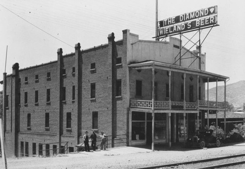 Buildings in Kennett