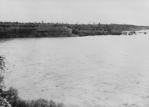 Shasta Dam: Sacramento River flooding, Redding