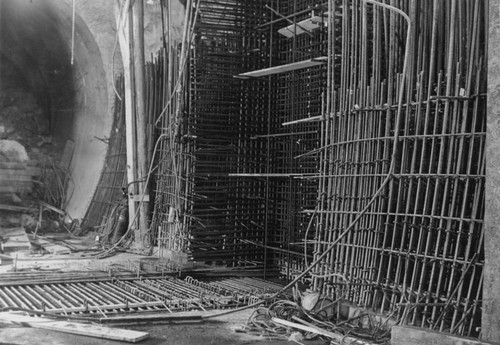 Diversion tunnel for the construction of Shasta Dam