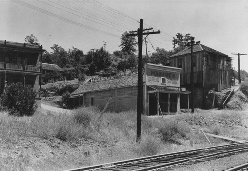 Buildings in Kennett