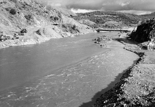 Shasta Dam: High water at site