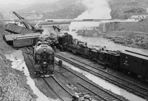 Railroad wreck during construction of Shasta Dam